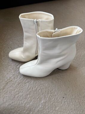 Zara Women's Ivory Mid-Calf Zip Ankle Boots 7.5